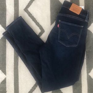 Levi’s curvy skinny jeans Size 27